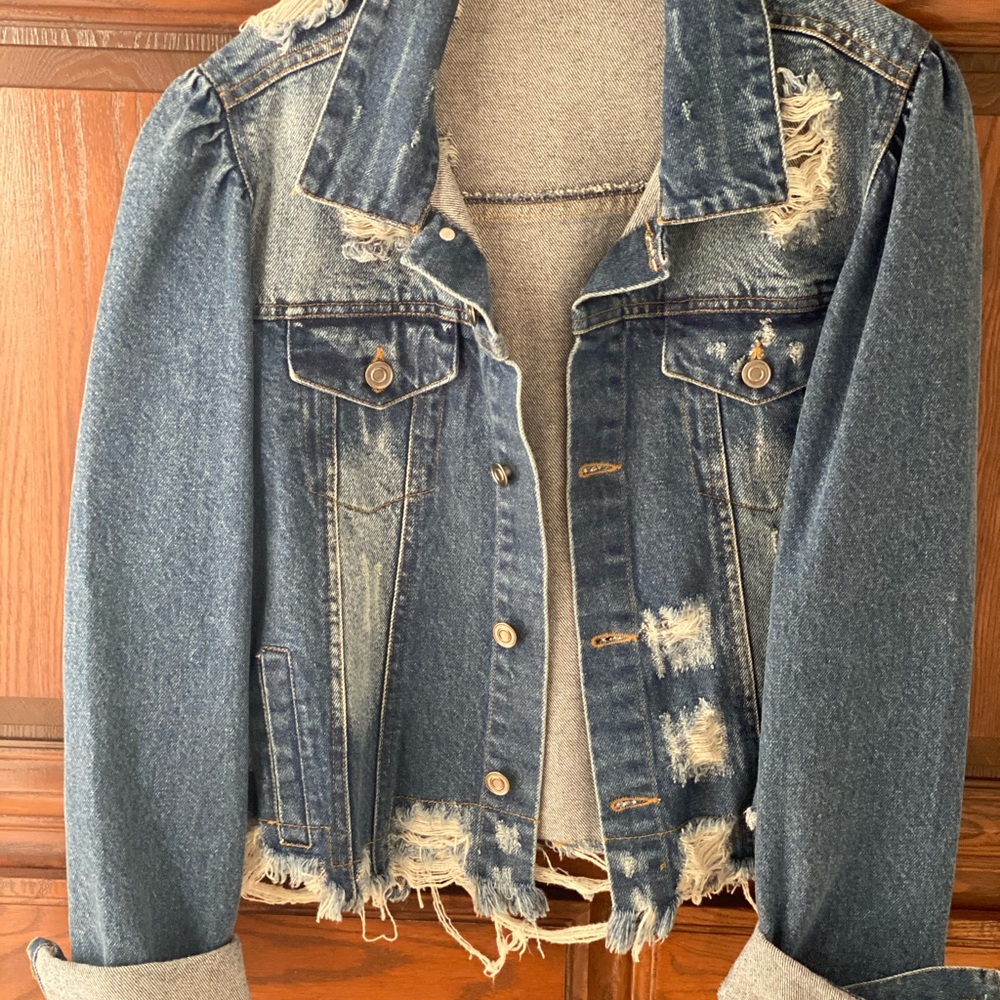 Cropped denim jacket